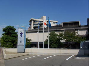和倉温泉のホテル群。立派なホテル・旅館が25軒位あります。